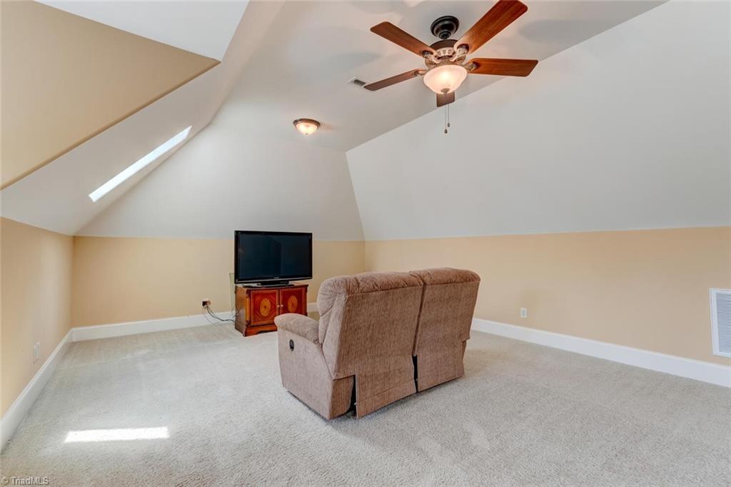 property viewer photo 37