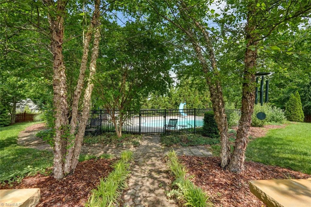 property viewer photo 41