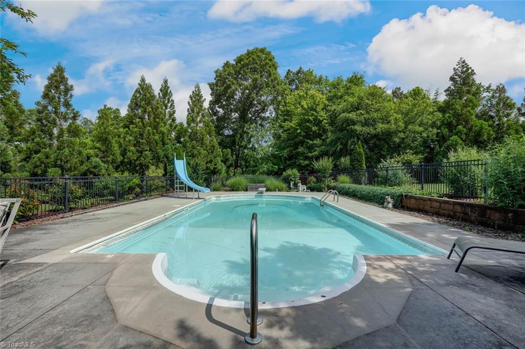 property viewer photo 45
