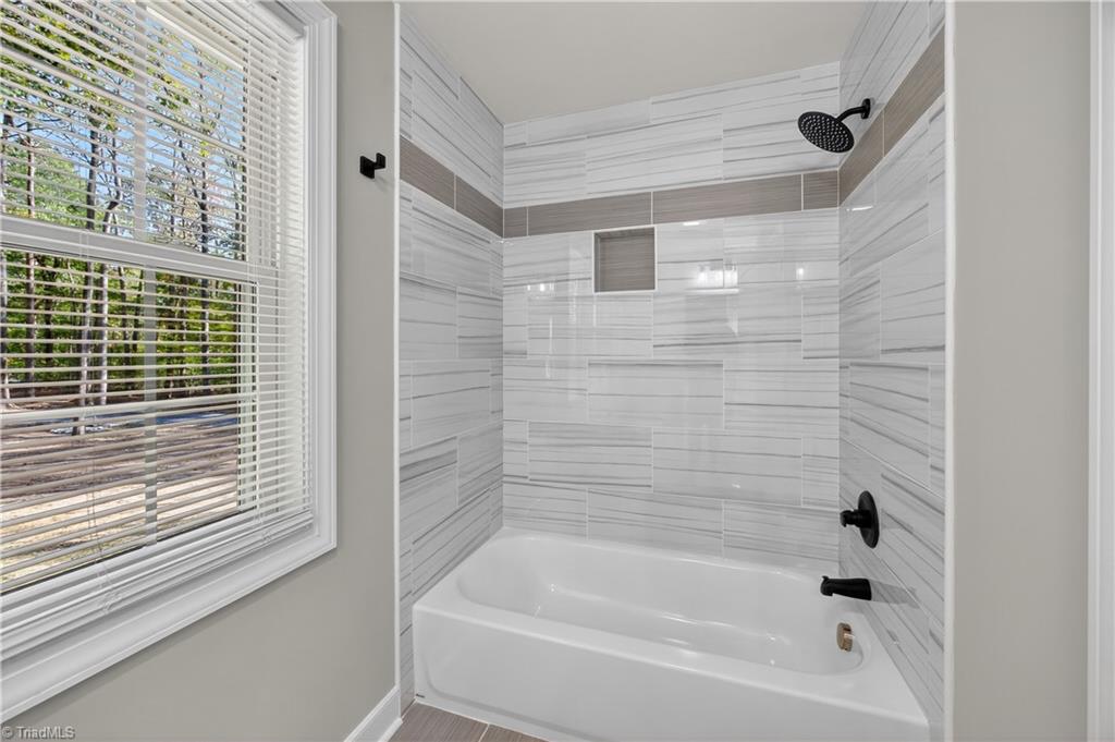 property viewer photo 16
