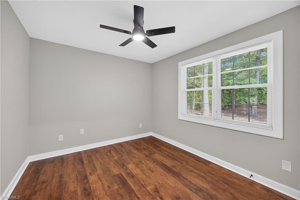 property viewer photo 23