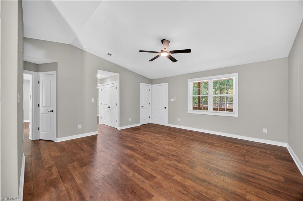 property viewer photo 7