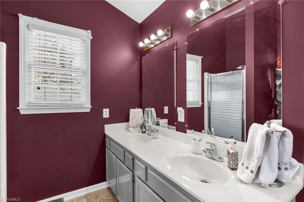 property viewer photo 25