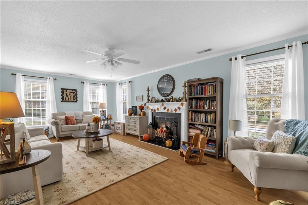 property viewer photo 9