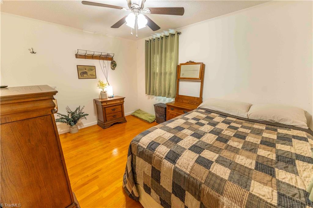 property viewer photo 36