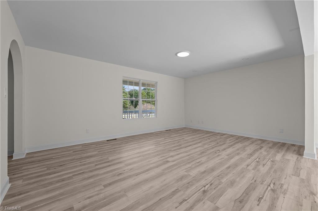 property viewer photo 18