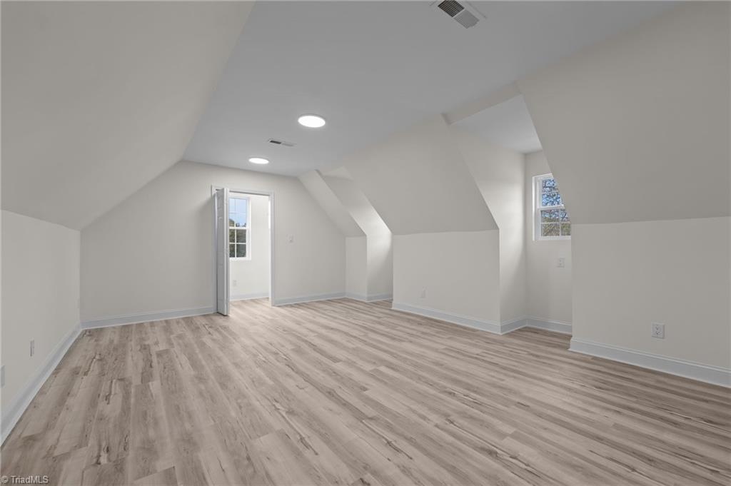property viewer photo 23