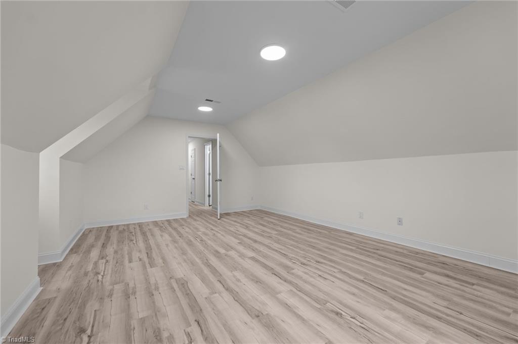 property viewer photo 24