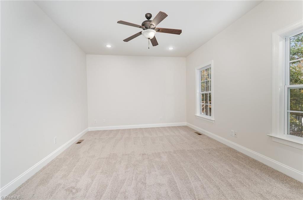 property viewer photo 18