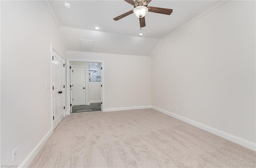 property viewer photo 19
