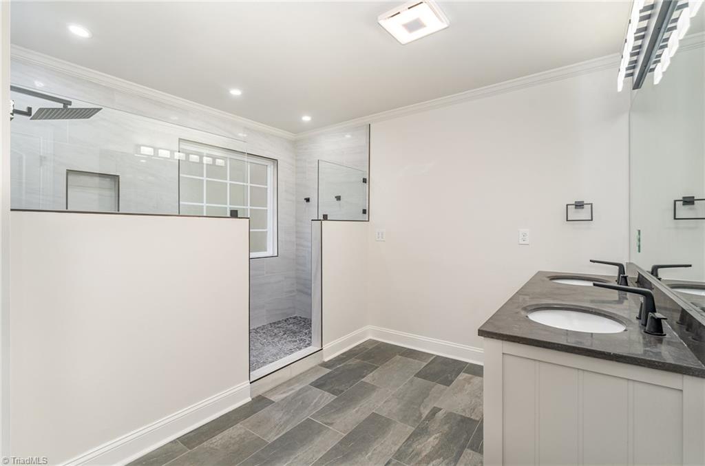 property viewer photo 27
