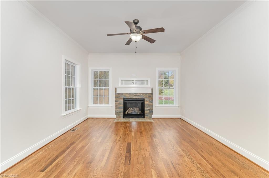 property viewer photo 9