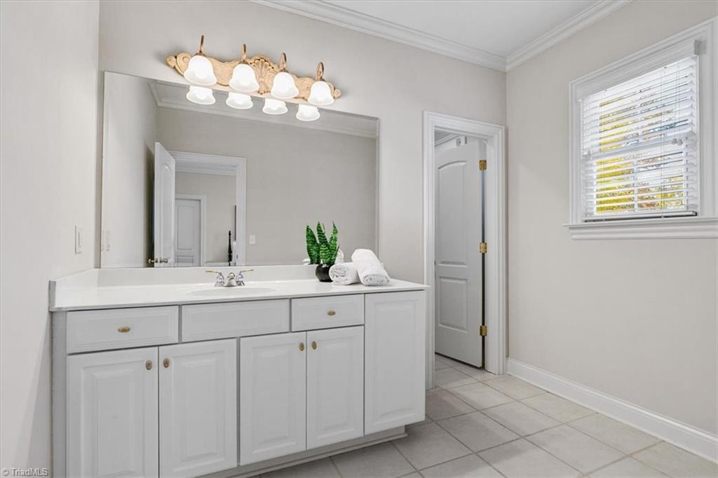 property viewer photo 20
