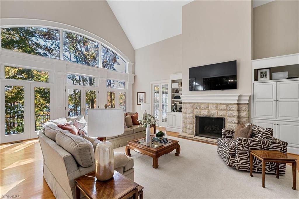 property viewer photo 4