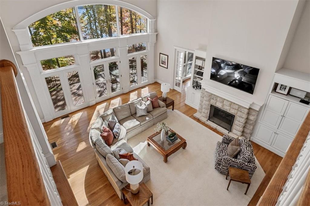 property viewer photo 5