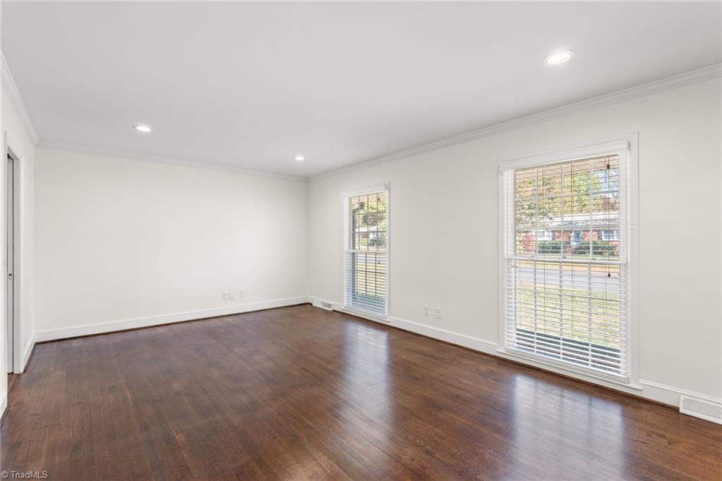 property viewer photo 9