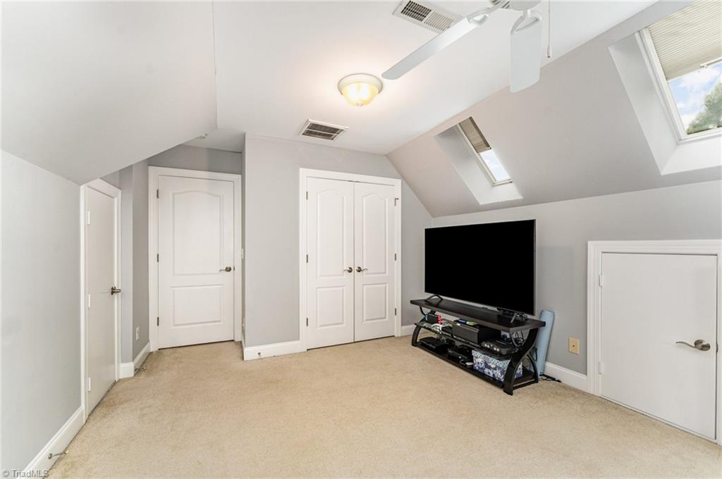 property viewer photo 30