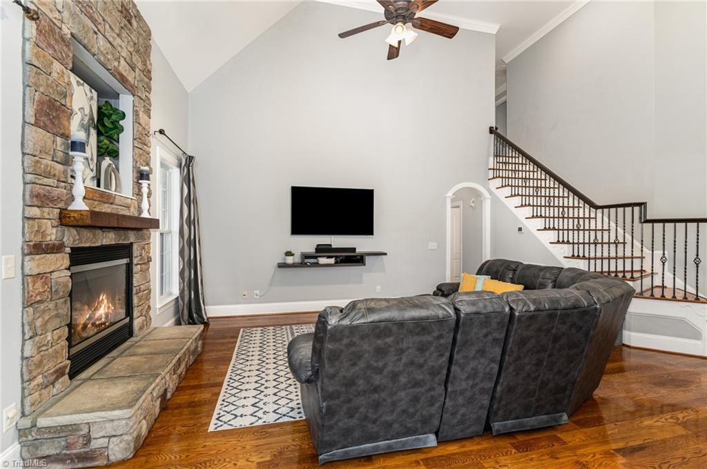 property viewer photo 4
