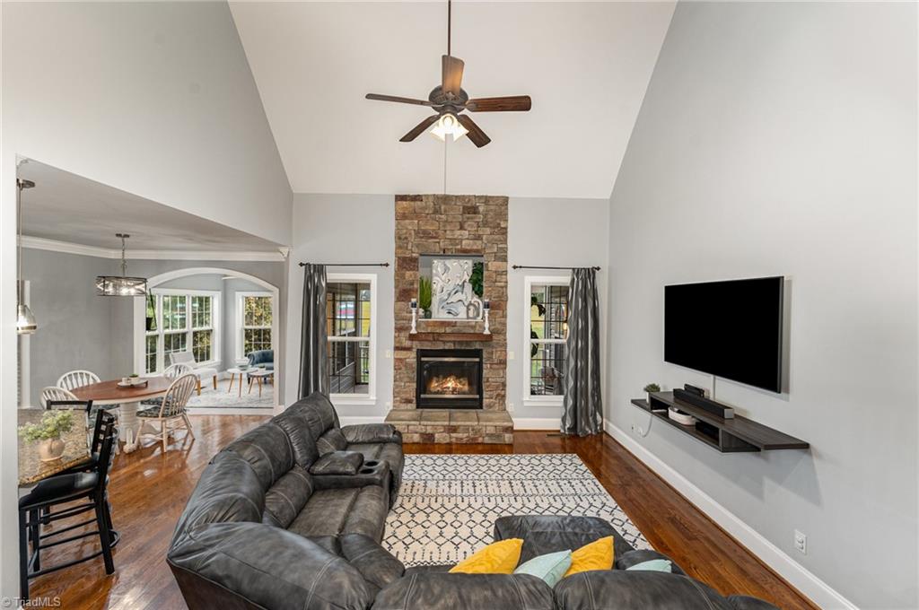 property viewer photo 6