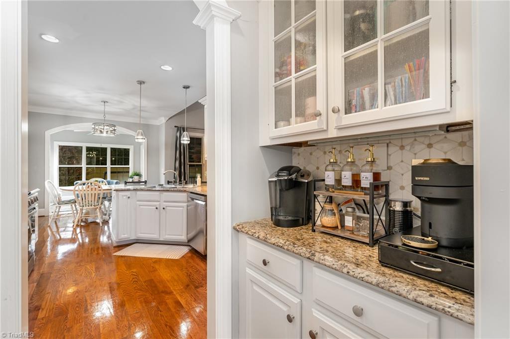 property viewer photo 9