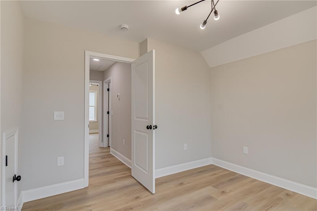 property viewer photo 12