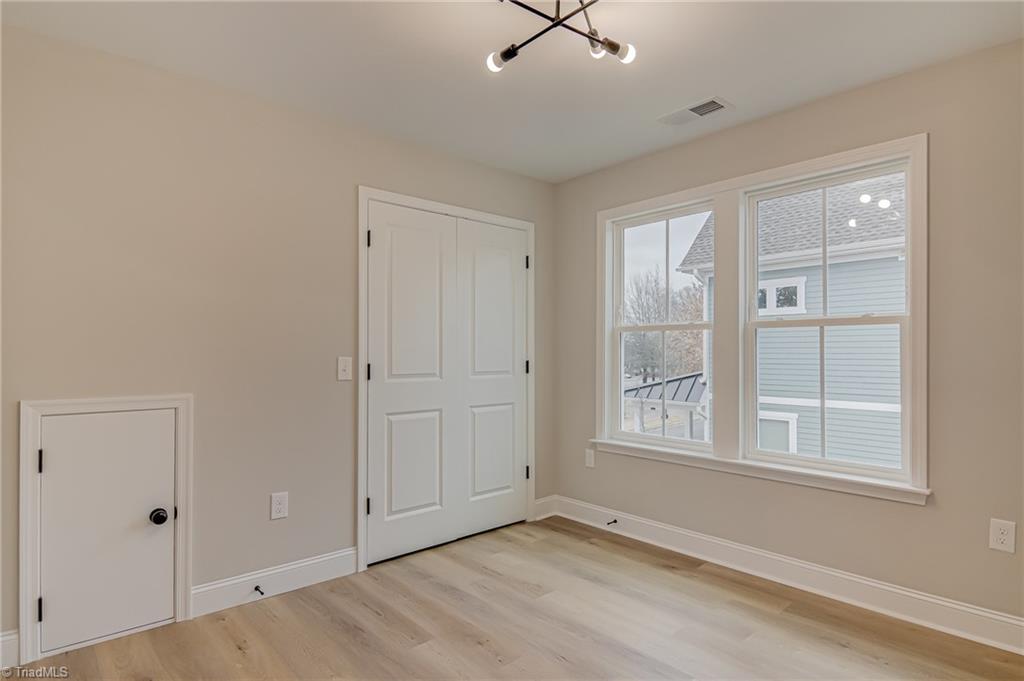 property viewer photo 13