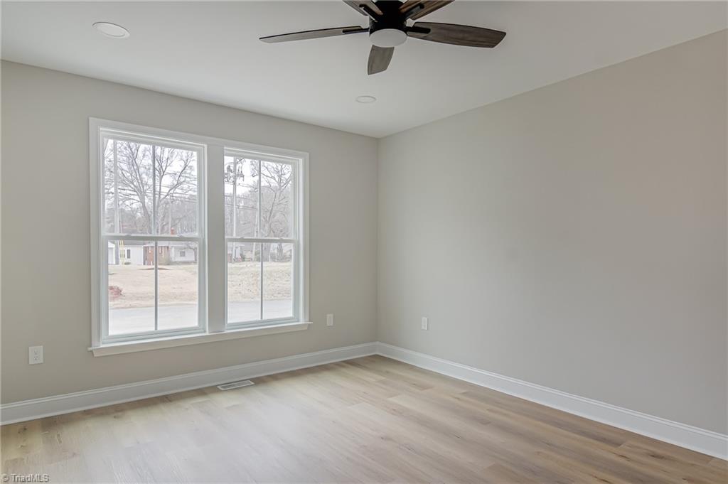 property viewer photo 23