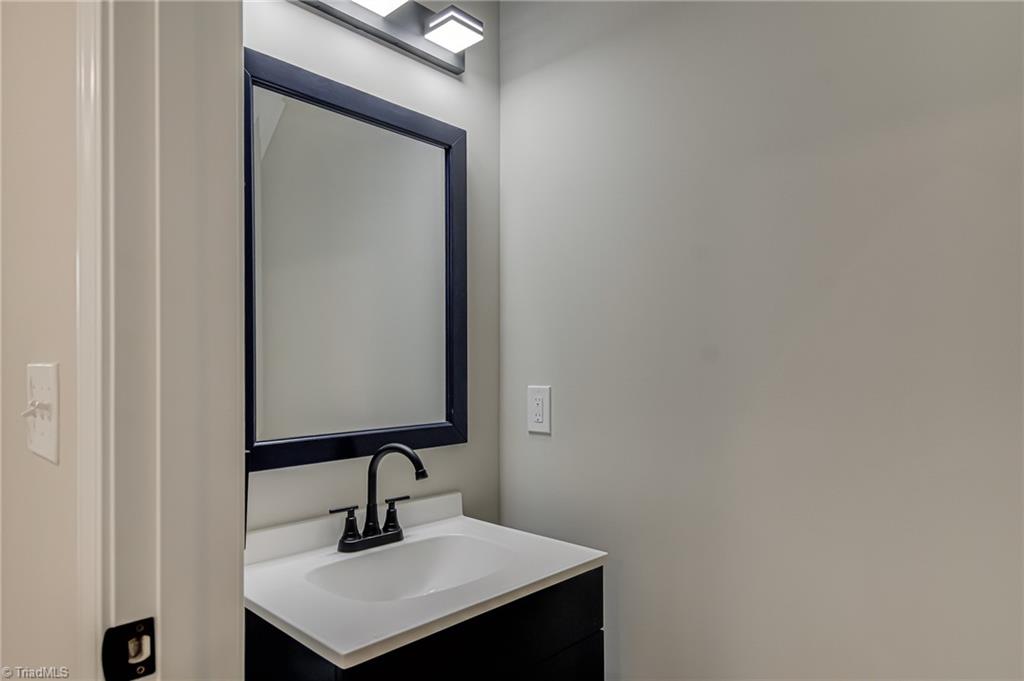 property viewer photo 6