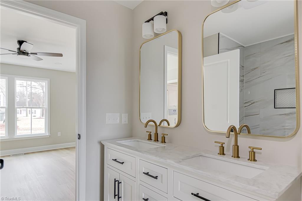 property viewer photo 8
