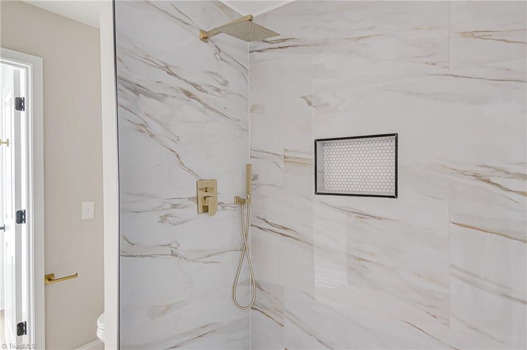 property viewer photo 9