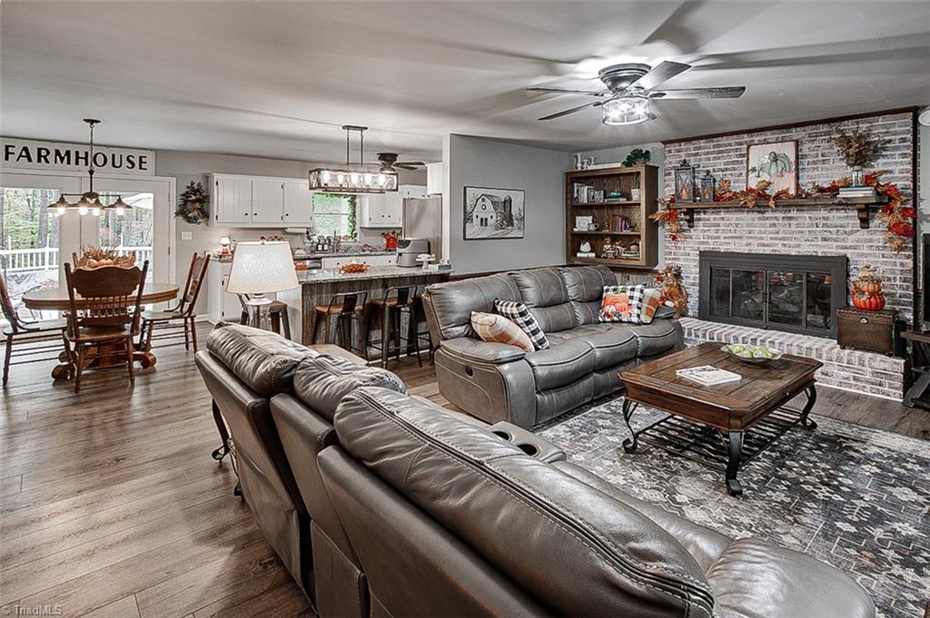 property viewer photo 1