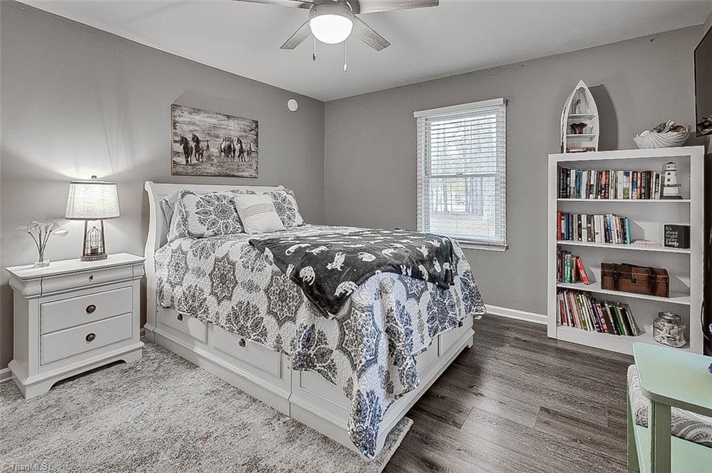 property viewer photo 16