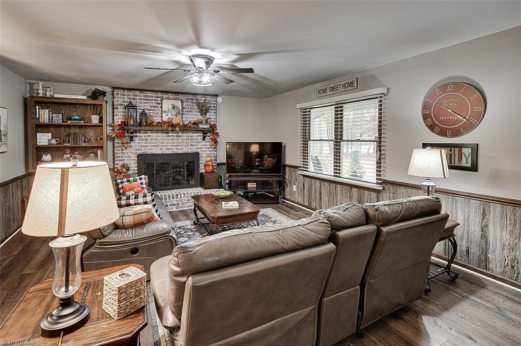 property viewer photo 3