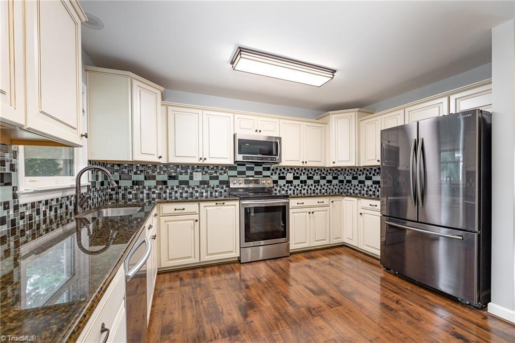 property viewer photo 10