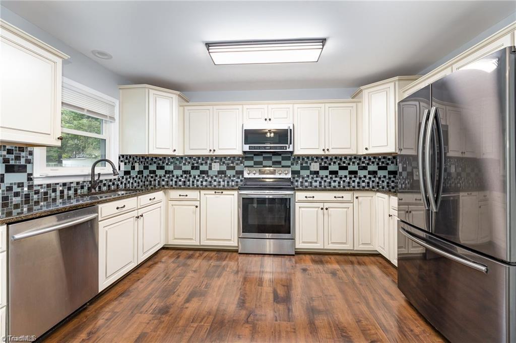 property viewer photo 8