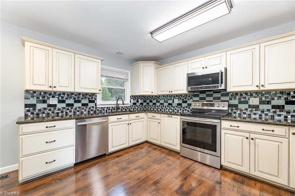property viewer photo 9