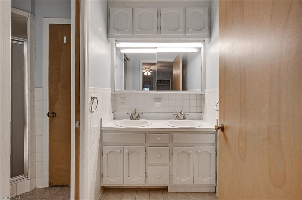 property viewer photo 19