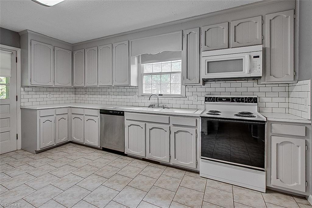 property viewer photo 8