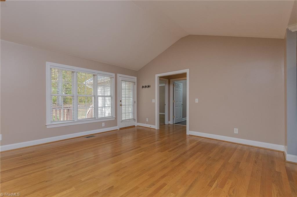 property viewer photo 15