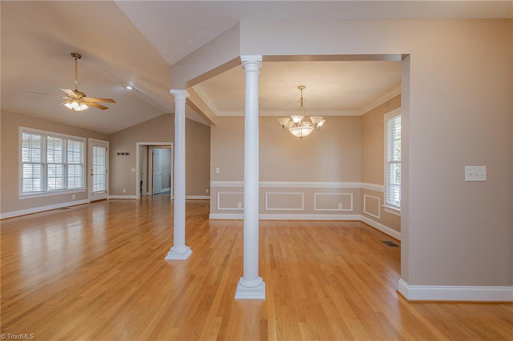 property viewer photo 9