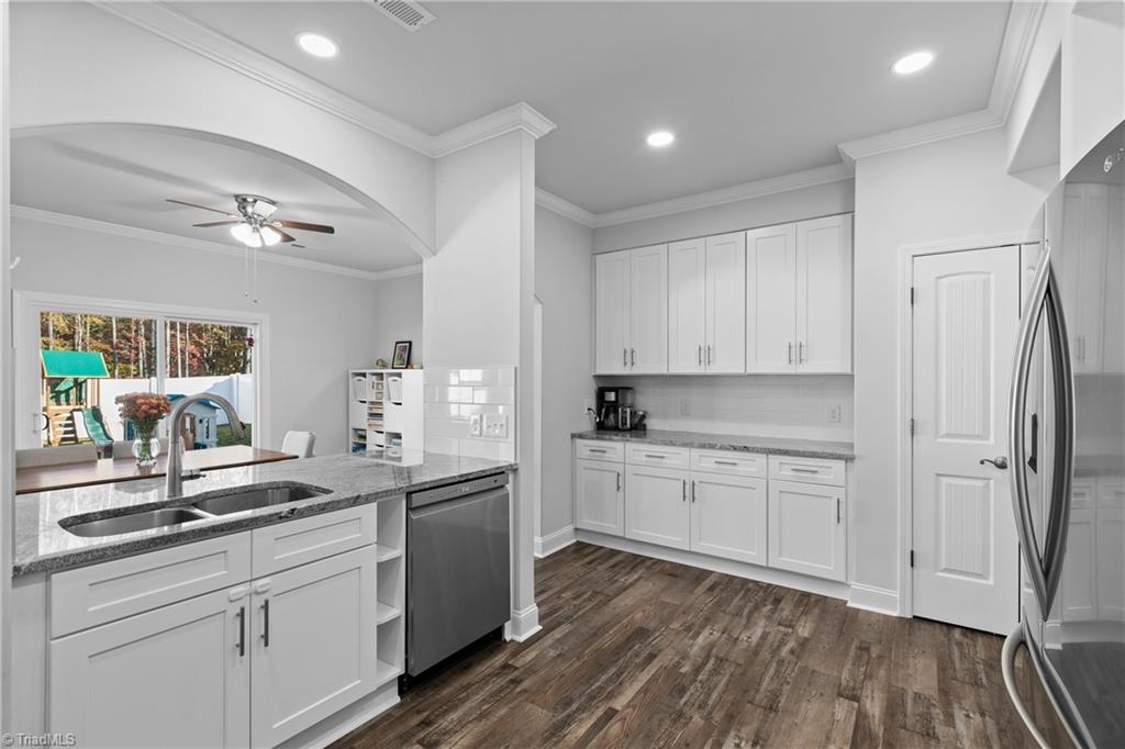 property viewer photo 12