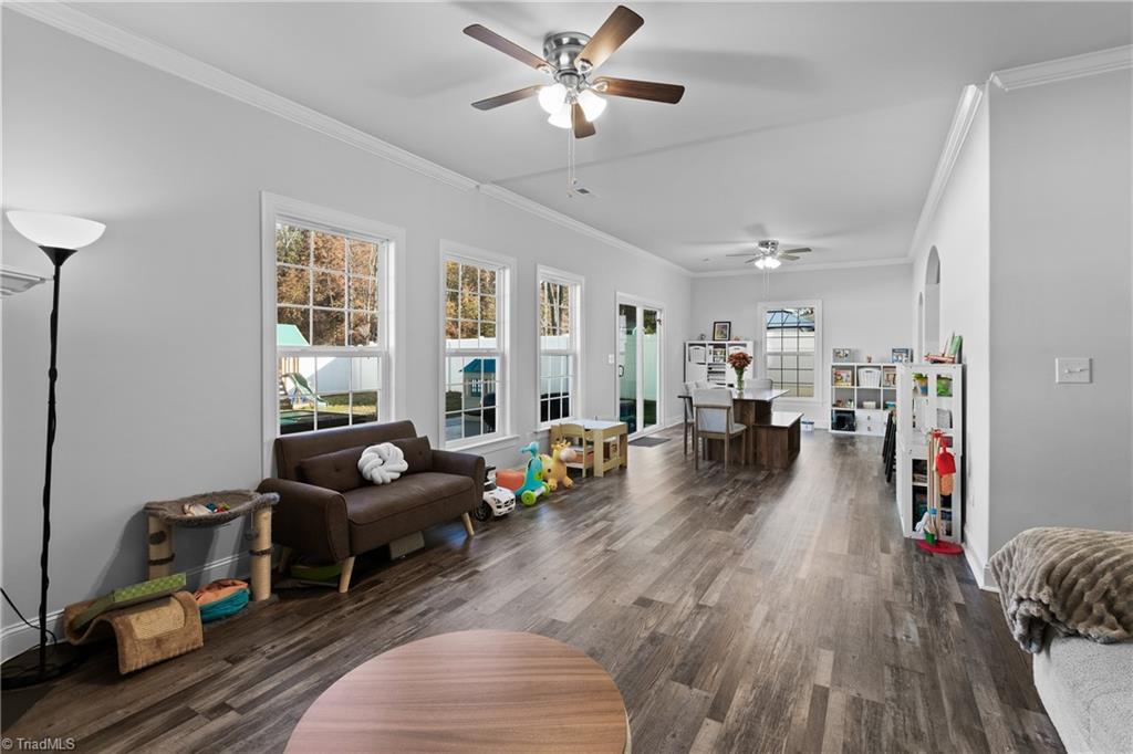 property viewer photo 6