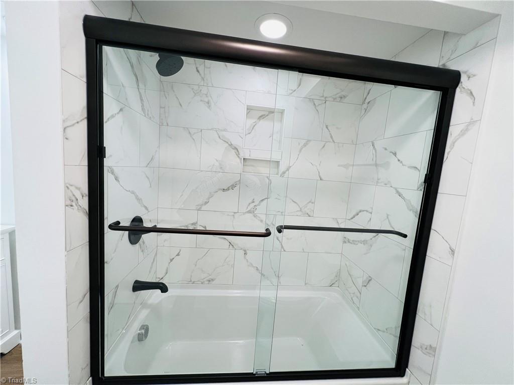 property viewer photo 36