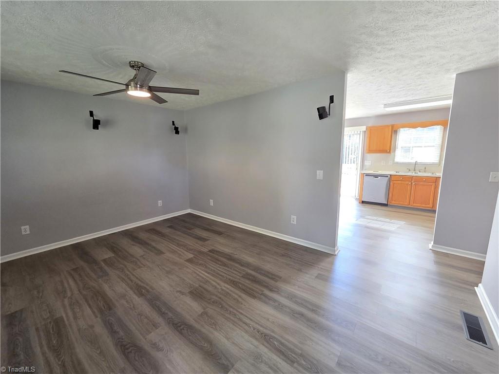 property viewer photo 2