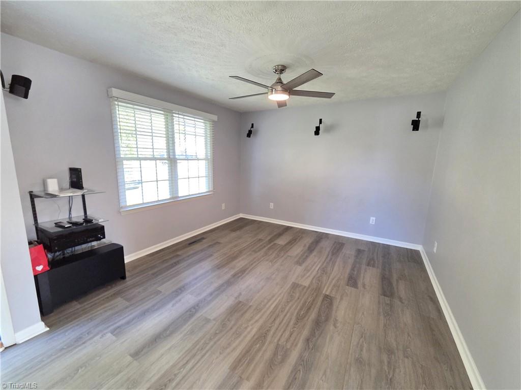 property viewer photo 3