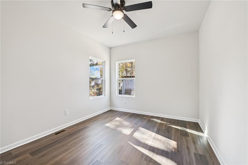 property viewer photo 16