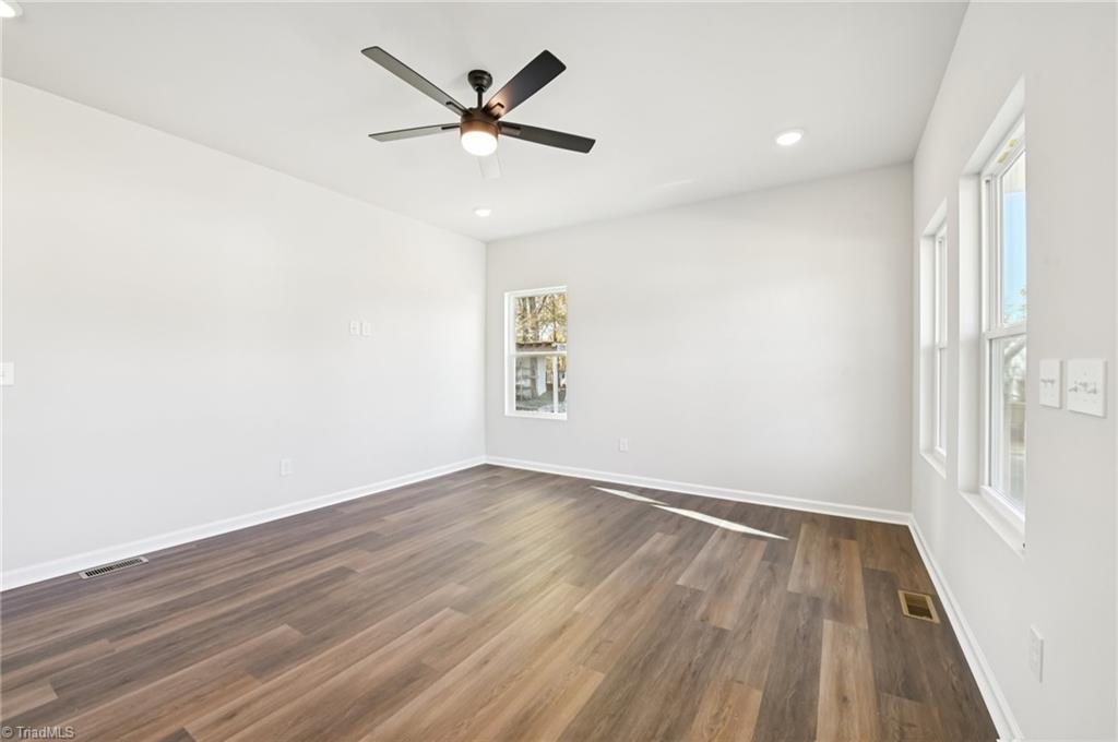 property viewer photo 9