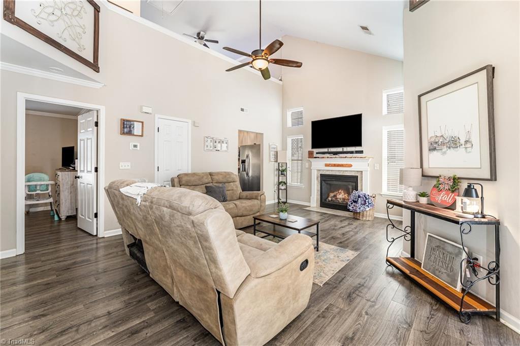 property viewer photo 3