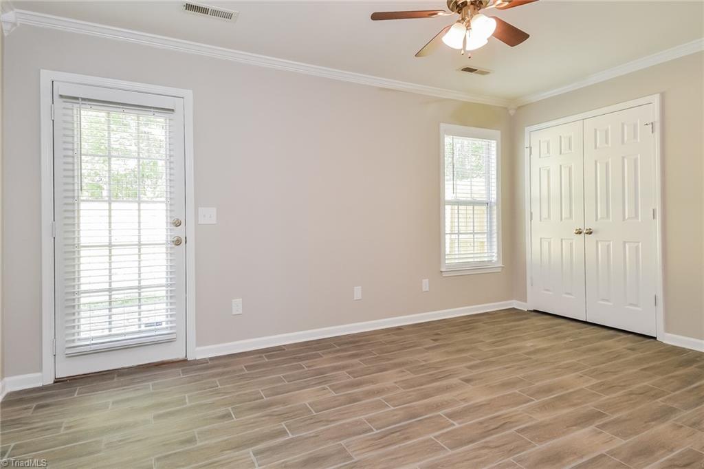 property viewer photo 6