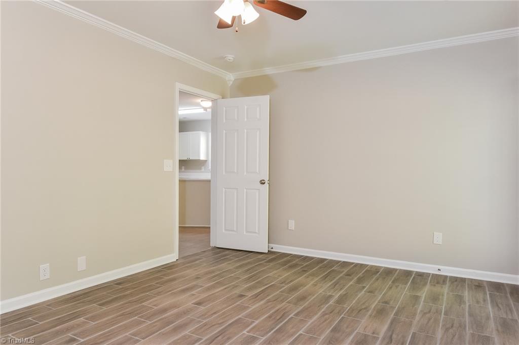 property viewer photo 7